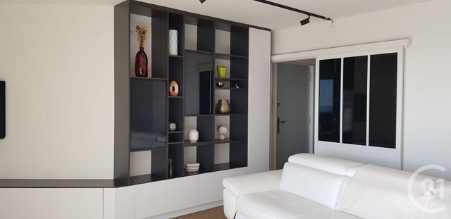 Afficher la photo en grand Appartement T3 à louer - 3 pièces - 73.9 m2 - BASTIA - 202 - CORSE - Century 21 Jade Immobilier