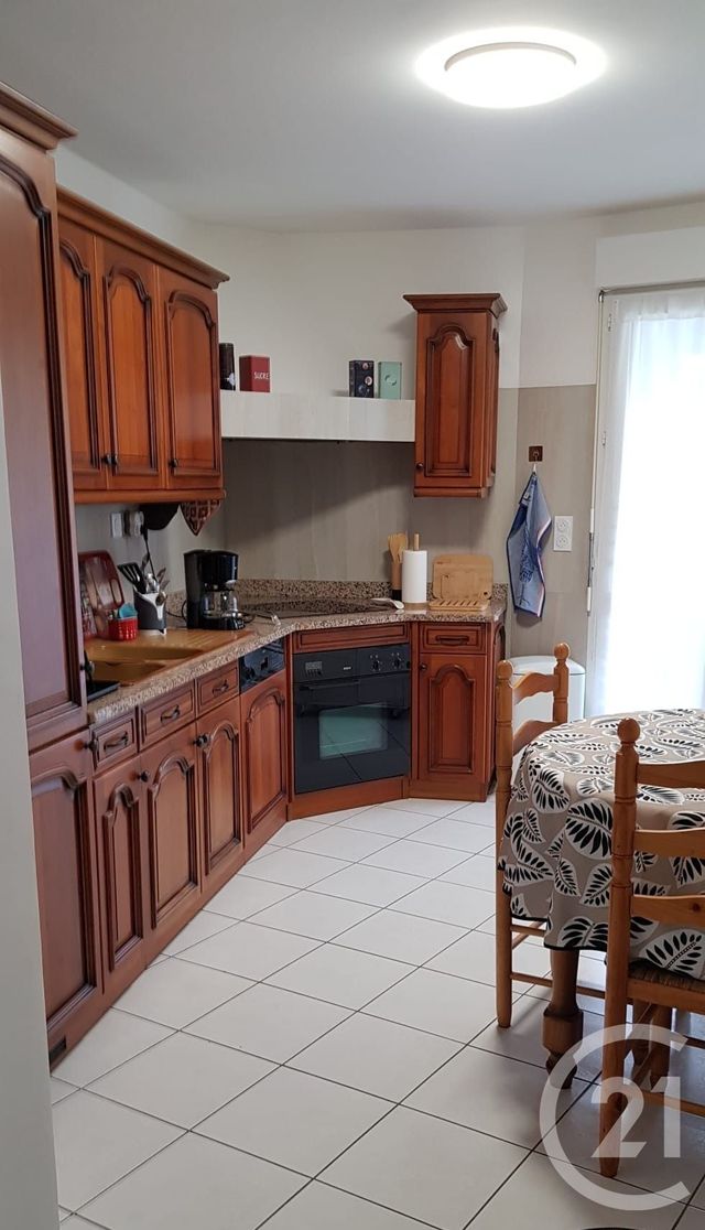 Afficher la photo en grand Appartement T3 à louer - 3 pièces - 73.9 m2 - BASTIA - 202 - CORSE - Century 21 Jade Immobilier