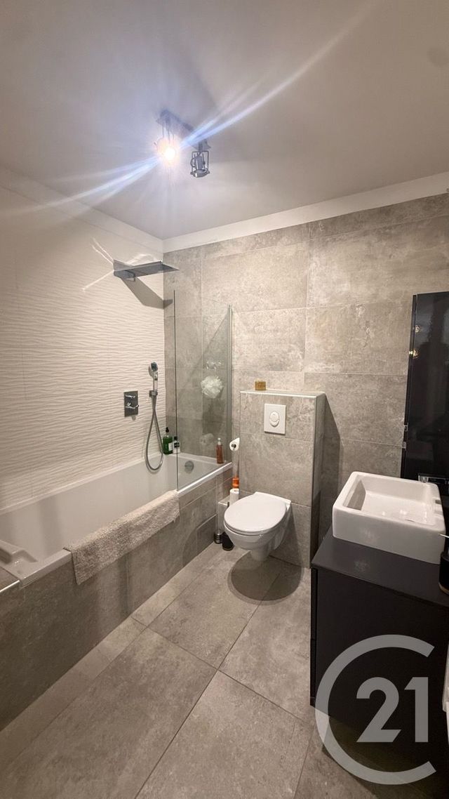 Appartement à vendre - 3 pièces - 68.0 m2 - BASTIA - 202 - CORSE - Century 21 Jade Immobilier