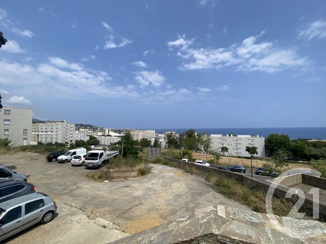 Appartement F2 à vendre - 2 pièces - 44.9 m2 - BASTIA - 202 - CORSE - Century 21 Jade Immobilier