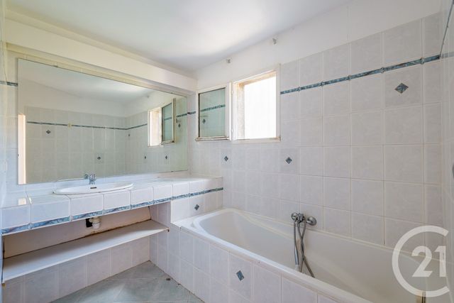 Appartement à vendre - 4 pièces - 110.0 m2 - BASTIA - 202 - CORSE - Century 21 Jade Immobilier