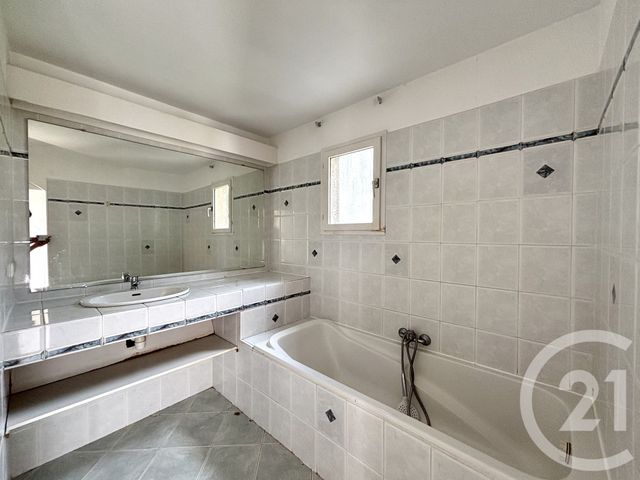 Afficher la photo en grand Appartement à vendre - 4 pièces - 110.0 m2 - BASTIA - 202 - CORSE - Century 21 Jade Immobilier