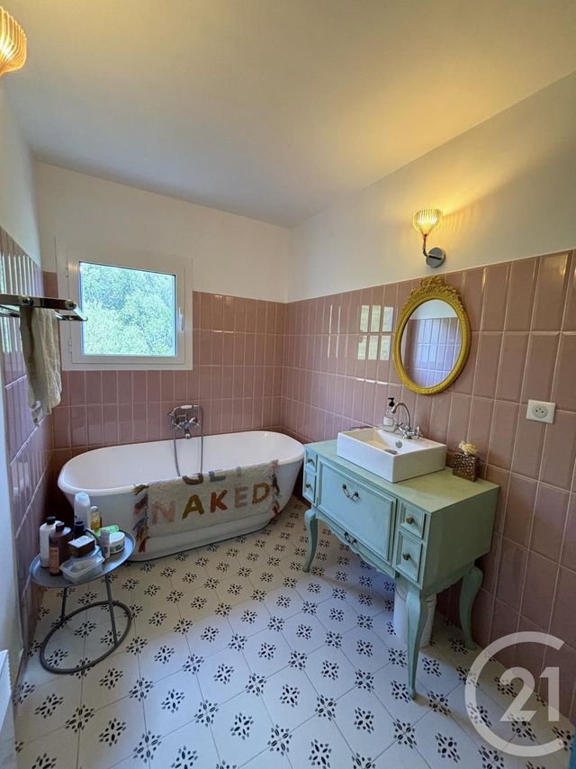 Appartement T2 à louer - 3 pièces - 67.0 m2 - BASTIA - 202 - CORSE - Century 21 Jade Immobilier