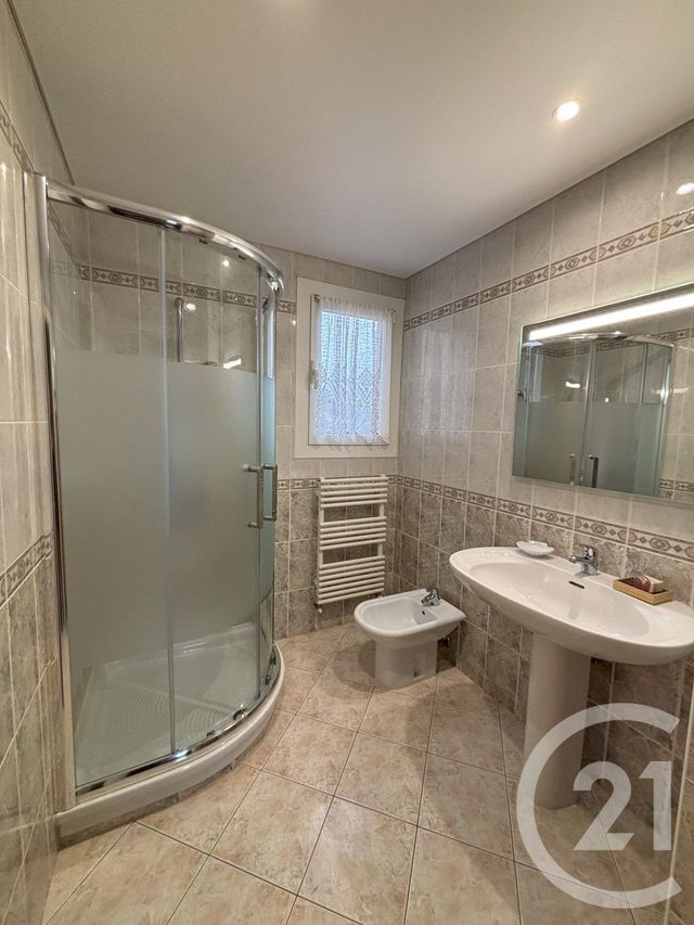 Appartement T3 à louer - 3 pièces - 91.18 m2 - BASTIA - 202 - CORSE - Century 21 Jade Immobilier