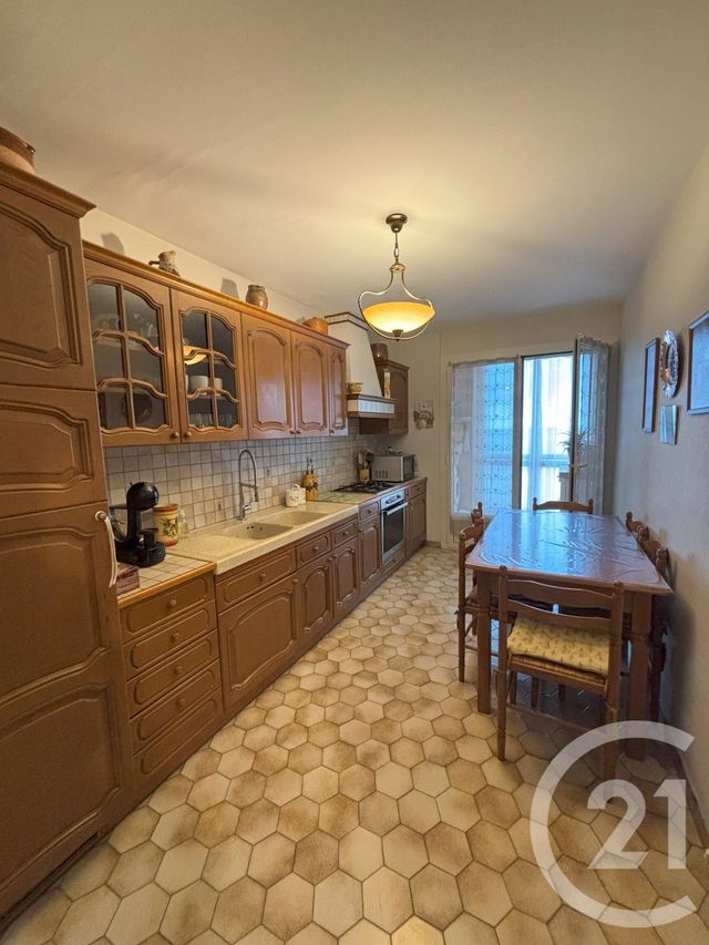 Appartement T3 à louer - 3 pièces - 91.18 m2 - BASTIA - 202 - CORSE - Century 21 Jade Immobilier