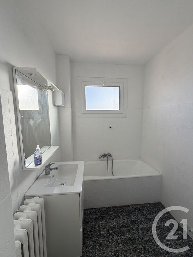 Appartement T4 à louer - 4 pièces - 84.06 m2 - BASTIA - 202 - CORSE - Century 21 Jade Immobilier
