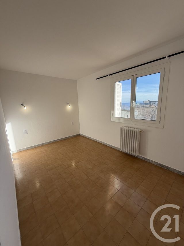 Appartement T4 à louer - 4 pièces - 84.06 m2 - BASTIA - 202 - CORSE - Century 21 Jade Immobilier