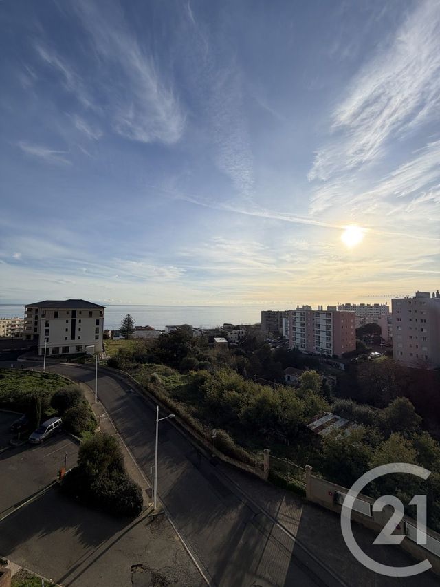 Appartement F2 à louer - 2 pièces - 44.01 m2 - BASTIA - 202 - CORSE - Century 21 Jade Immobilier