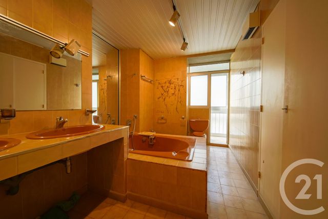 Appartement à vendre - 8 pièces - 185.0 m2 - BASTIA - 202 - CORSE - Century 21 Jade Immobilier