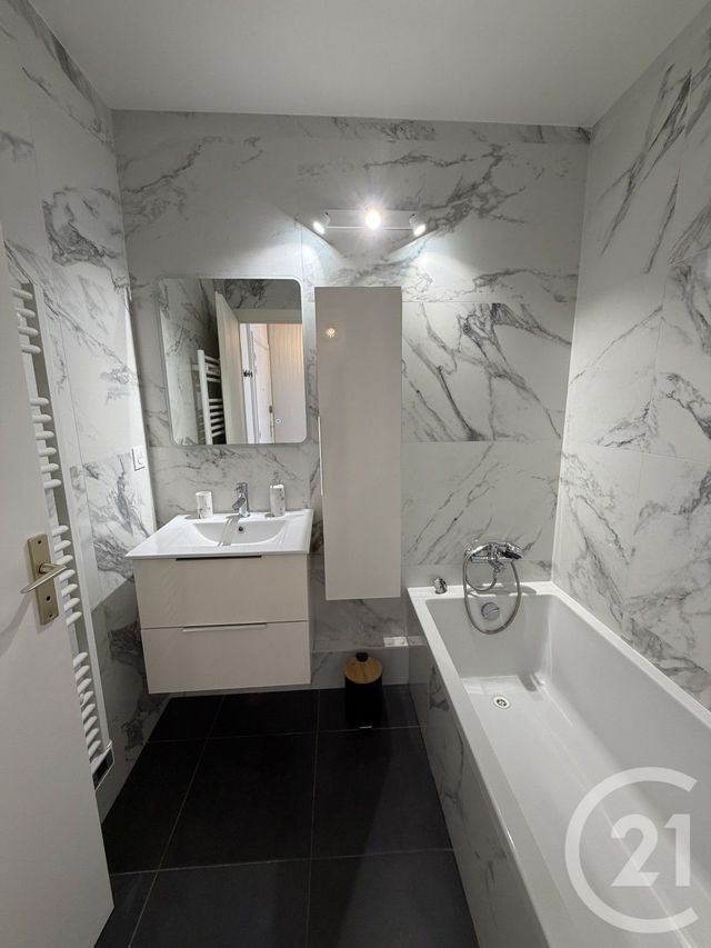 Appartement T2 à louer - 2 pièces - 40.94 m2 - BASTIA - 202 - CORSE - Century 21 Jade Immobilier