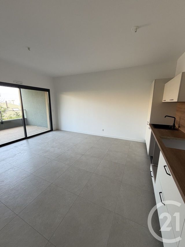 Appartement T2 à louer - 2 pièces - 43.0 m2 - BASTIA - 202 - CORSE - Century 21 Jade Immobilier