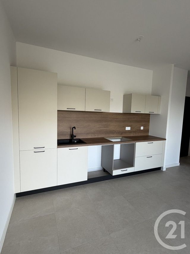 Appartement T2 à louer - 2 pièces - 43.0 m2 - BASTIA - 202 - CORSE - Century 21 Jade Immobilier