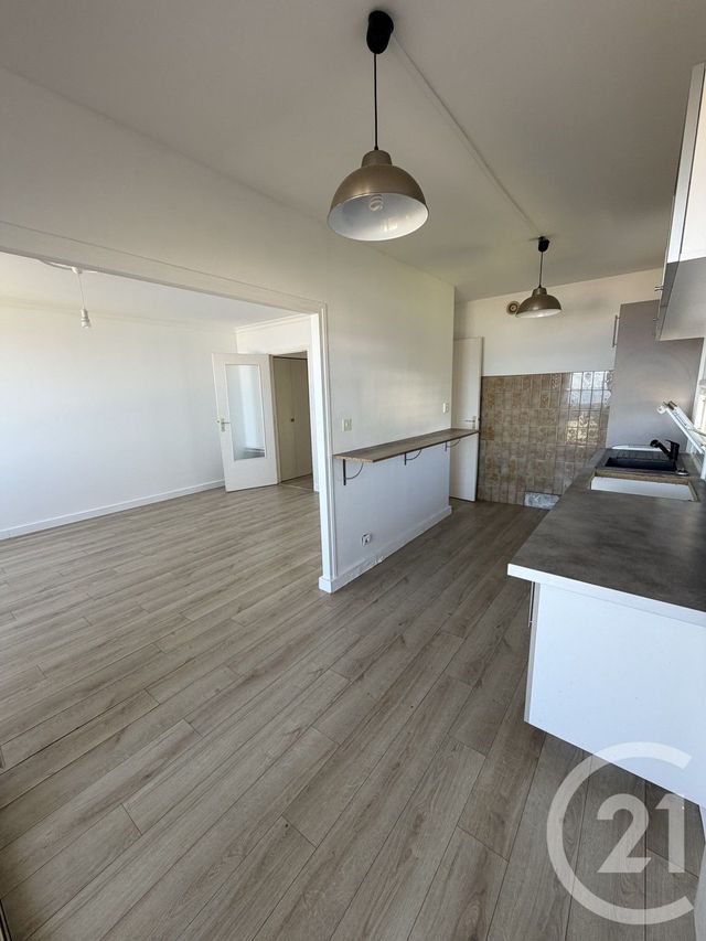 Appartement T3 à louer - 3 pièces - 68.0 m2 - BASTIA - 202 - CORSE - Century 21 Jade Immobilier