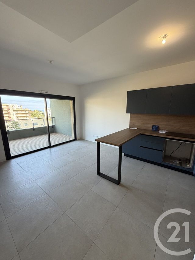 Appartement T2 à louer - 2 pièces - 43.45 m2 - BASTIA - 202 - CORSE - Century 21 Jade Immobilier