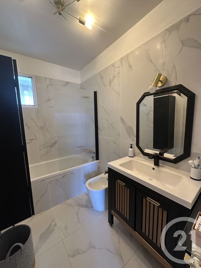 Appartement T2 à vendre - 2 pièces - 55.0 m2 - BASTIA - 202 - CORSE - Century 21 Jade Immobilier