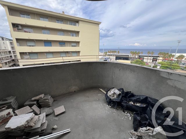 Appartement F4 à vendre - 4 pièces - 85.0 m2 - BASTIA - 202 - CORSE - Century 21 Jade Immobilier