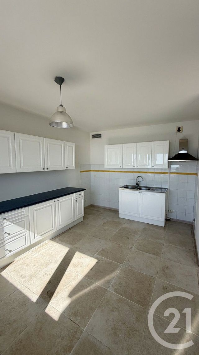 Appartement T4 à louer - 4 pièces - 110.0 m2 - BASTIA - 202 - CORSE - Century 21 Jade Immobilier