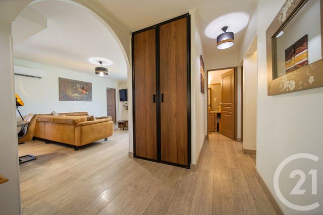 Appartement T4 à vendre - 4 pièces - 76.99 m2 - BASTIA - 202 - CORSE - Century 21 Jade Immobilier
