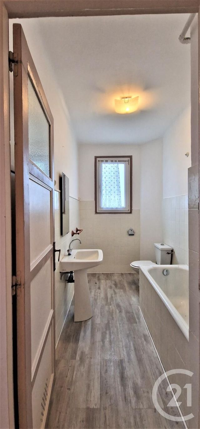 Appartement T3 à louer - 3 pièces - 68.0 m2 - BASTIA - 202 - CORSE - Century 21 Jade Immobilier