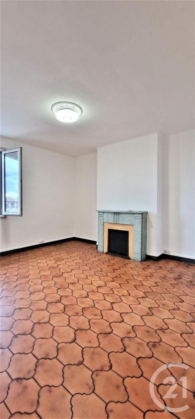 Appartement T3 à louer - 3 pièces - 68.0 m2 - BASTIA - 202 - CORSE - Century 21 Jade Immobilier