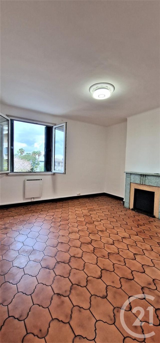 Appartement T3 à louer - 3 pièces - 68.0 m2 - BASTIA - 202 - CORSE - Century 21 Jade Immobilier