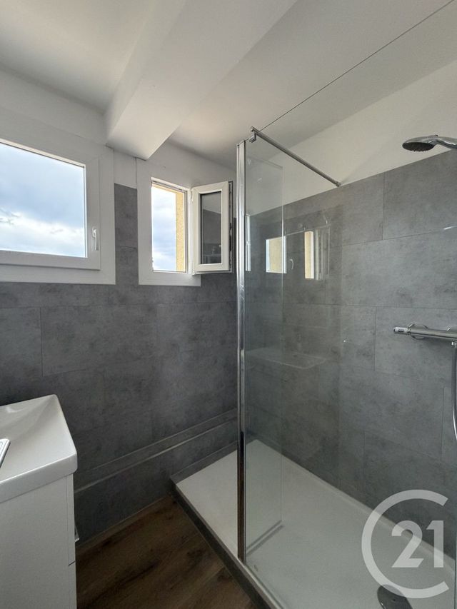 Appartement T3 à louer - 3 pièces - 55.26 m2 - BASTIA - 202 - CORSE - Century 21 Jade Immobilier