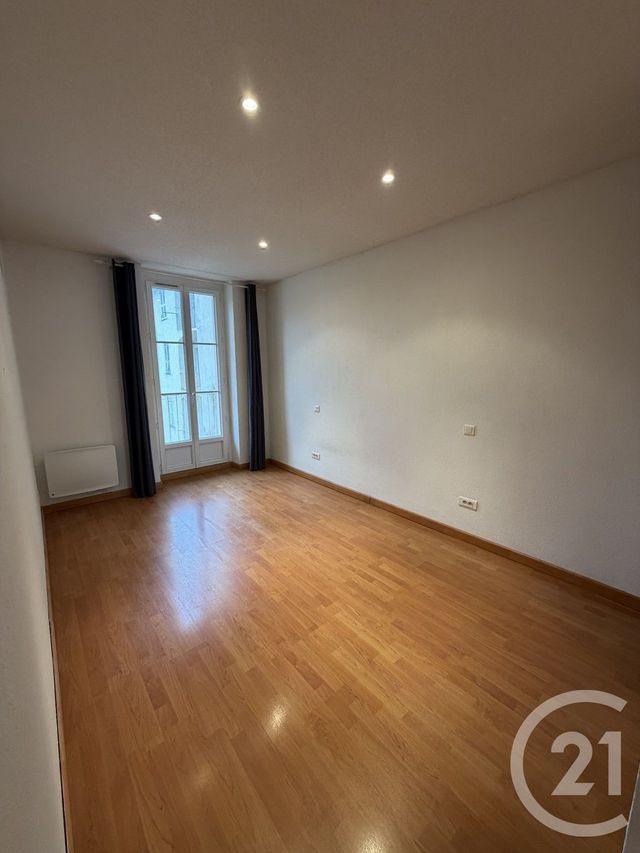 Appartement F3 à louer - 3 pièces - 76.0 m2 - BASTIA - 202 - CORSE - Century 21 Jade Immobilier