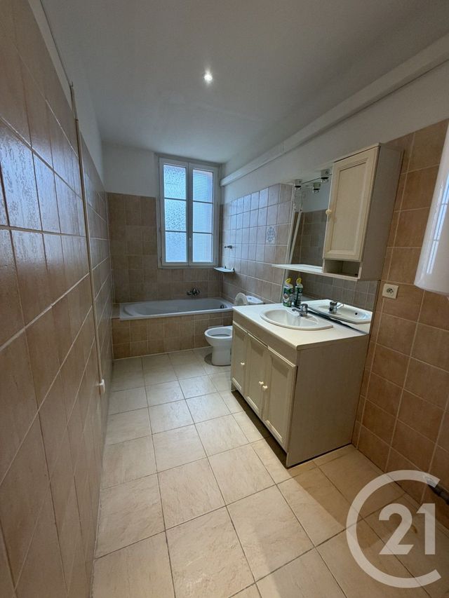 Appartement F3 à louer - 3 pièces - 76.0 m2 - BASTIA - 202 - CORSE - Century 21 Jade Immobilier