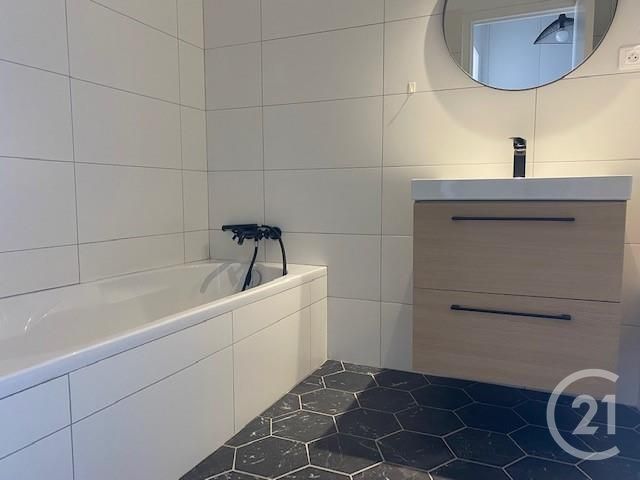 Afficher la photo en grand Appartement F1 à louer - 1 pièce - 31.44 m2 - BASTIA - 20 - CORSE - Century 21 Jade Immobilier