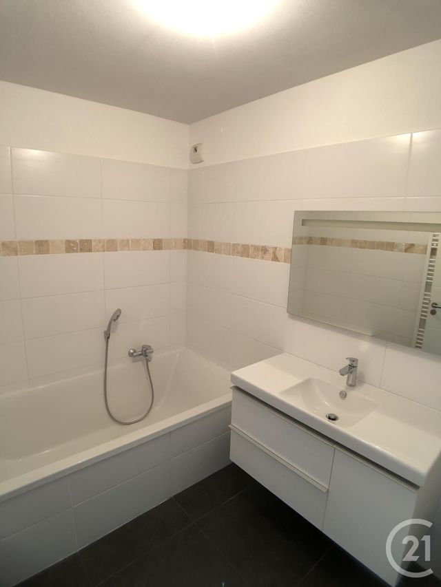 Afficher la photo en grand Appartement F3 à vendre - 3 pièces - 74.0 m2 - BASTIA - 20 - CORSE - Century 21 Jade Immobilier